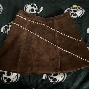 understated brown leather skirt! size medium. born in texas!!!!!